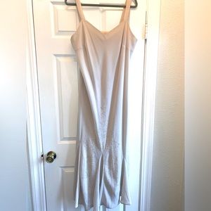 R&M Richards Sleeveless Beaded Full Length Dress. Lined. Size 18 (EUC) GORGEOUS!